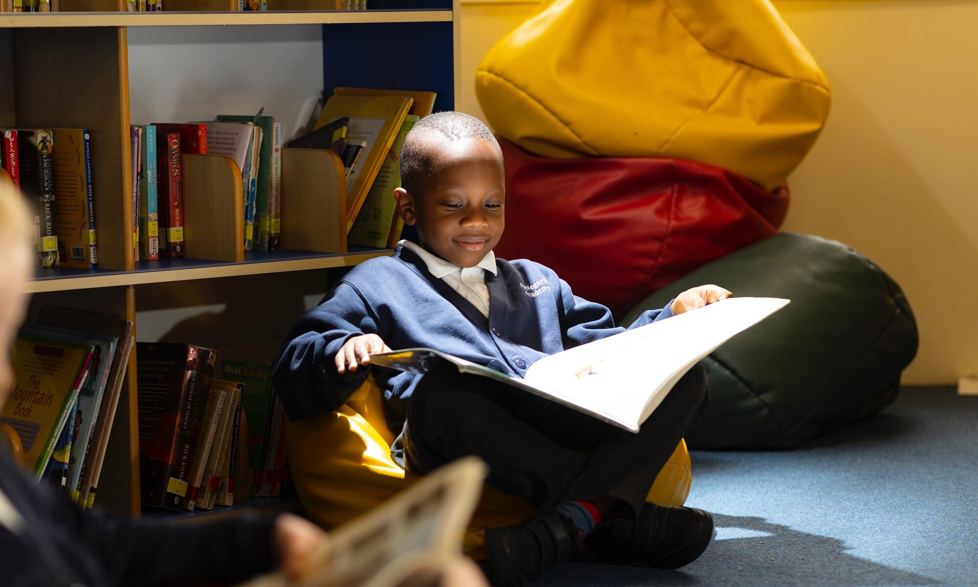 Applegarth Academy Image of Pupils reading in the library